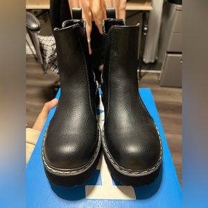 Women’s black boots